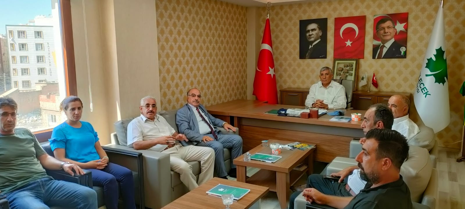 Demokrat Partisi Şanlıurfa İl Başkanı  @DpMustafaPolat1   İl Başkanlığımızı ziyaret ettiler. Bu nazik ziyaretlerinden dolayı kendilerine teşekkür ediyoruz. @Ahmet_Davutoglu   @GelecekPartiTR   @SelimTemurci   @abdullahyesil63