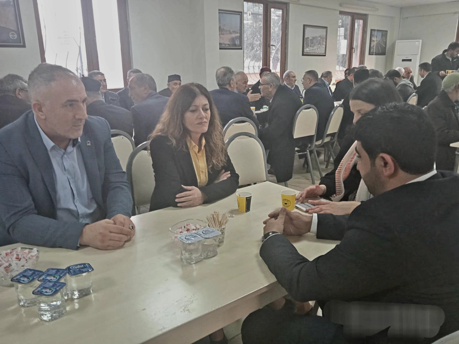 Dilovası Kurucu Belediye Başkanı Ercan Dalkılıç'ın ailesine taziye ziyaretinde bulunduk.
