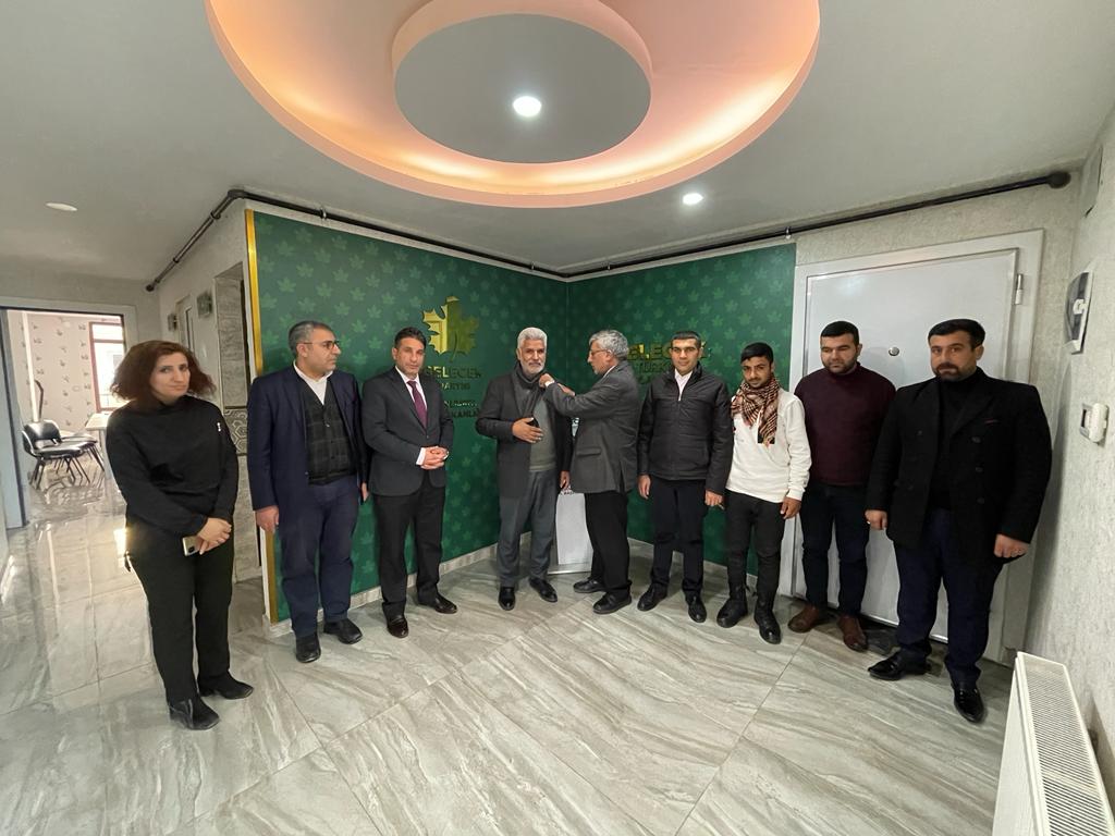 Düğerli Aşireti Mensubu ve  İş adamı Mehmet Karabacak  Ak Parti'den istifa ederek Partimize katıldılar...  @Ahmet_Davutoglu   @SelimTemurci   @abdullahyesil63