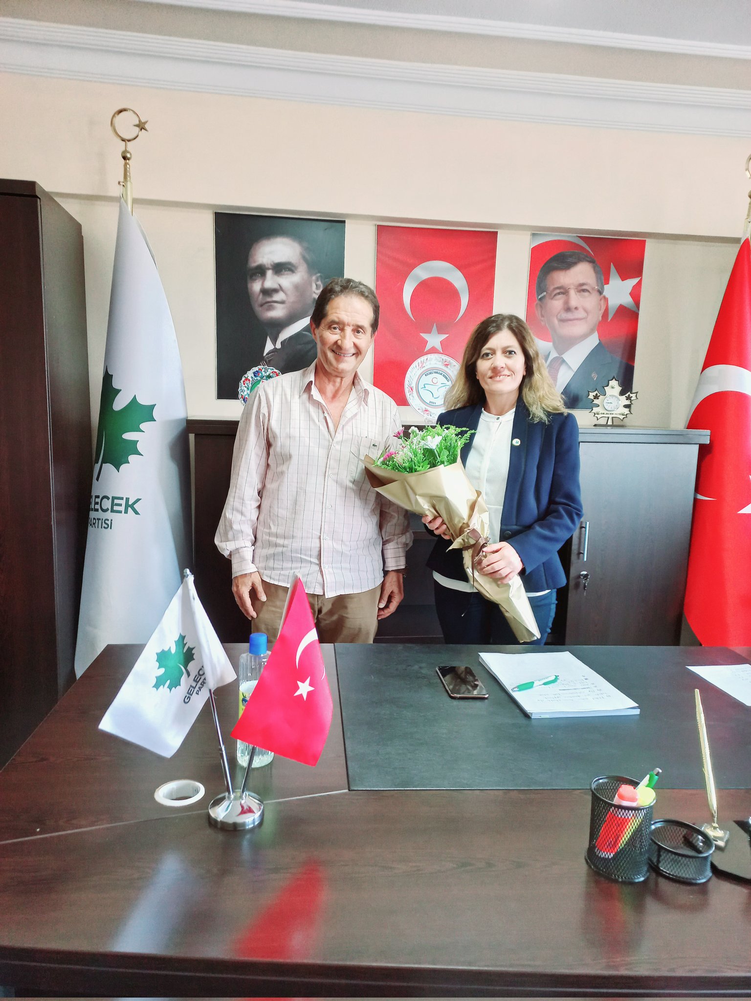 Gebzespor'da 2015-2016 yıllarında Teknik Direktör olarak görev yapan Cengiz Demir Giresun'dan gelerek Başkanlığımızı ziyaret etti.