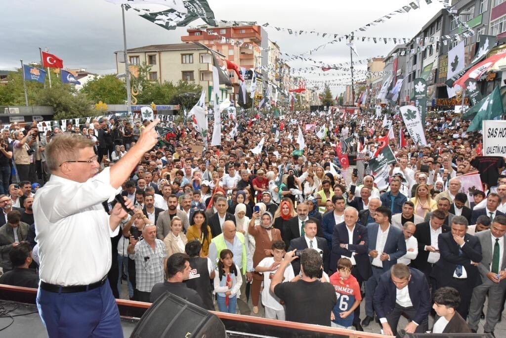 Gelecek partisi iktidara yürüyor.Bugün Sultanbeyli de Genel Başkanımız Prof. Dr. Ahmet Davutoğlu  meydanı dolduran Onbinlerce Vatandaşımıza hitap ederek GELECEK güzel günlerin müjdesini verdi.