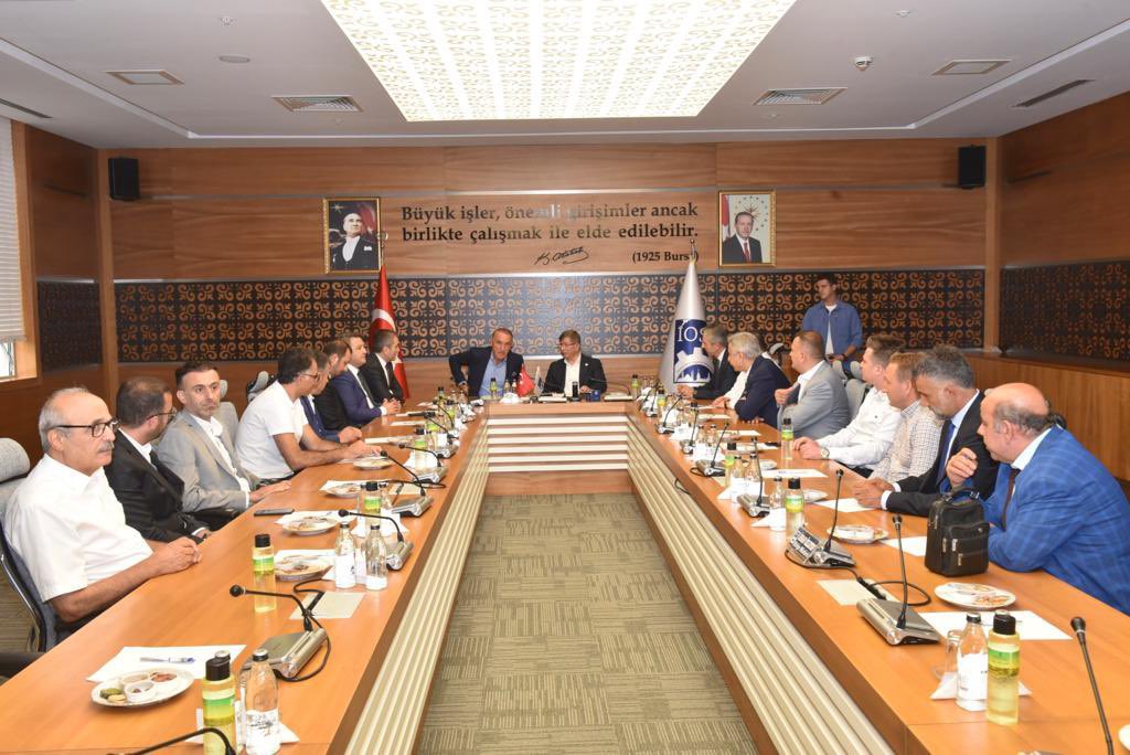 Genel Başkanımız Ahmet Davutoğlu, İl Başkanımız İsa Mesih Şahin ve teşkilat mensuplarımız ile birlikte, İkitelli Organize Sanayi Bölgesi’ni ziyaret etti.