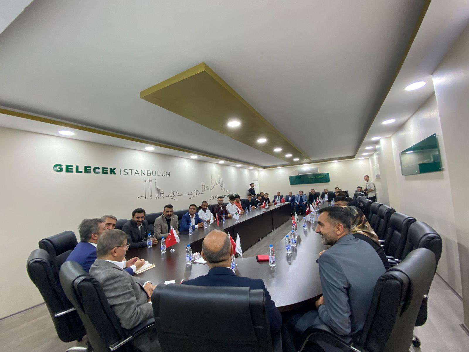 Genel Başkanımız Ahmet Davutoğlu, 'Sultanbeyli Buluşması'na ilişkin önce Sultanbeyli basınıyla sonra da ilçe teşkilatımızla bir araya geldi.