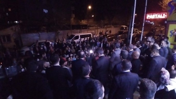 Genel Başkanımız Sayın Ahmet Davutoğlu, Ataşehir'de vatandaşlarımız ile bir araya geldi