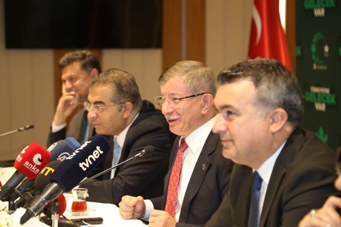Genel Başkanımız Sayın Ahmet Davutoğlu Gazetecilerle Buluştu