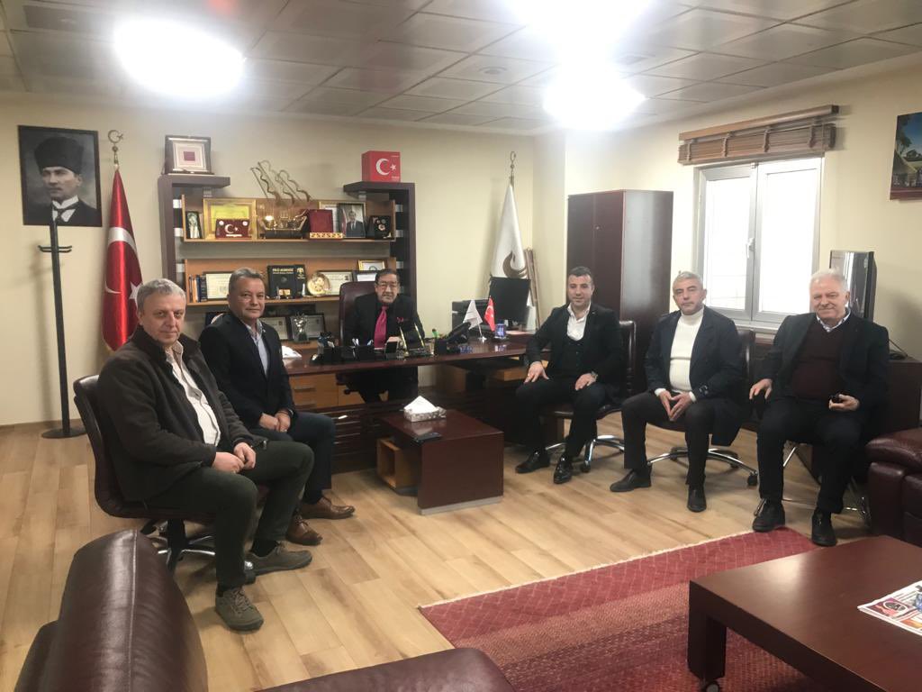 İl Başkan Yardımcımız Uğur Avni Başarır, İl Yönetim Kurulu Üyelerimiz ile birlikte Kuyumcukent Yönetim Kurulu Başkanı Ahmet Karbeyaz’ı ziyaret etti