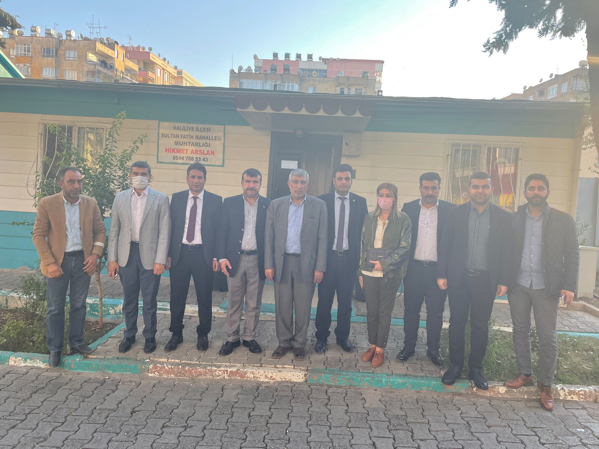 İl Başkanımız Abdullah Yeşil,  YK Üyelerimiz, Haliliye ve Eyyübiye ilçe Başkanlarımız ile birlikt Sultan Fatih Mah. muhtarı Hikmet Arslan'ı ziyaret ettiler.
