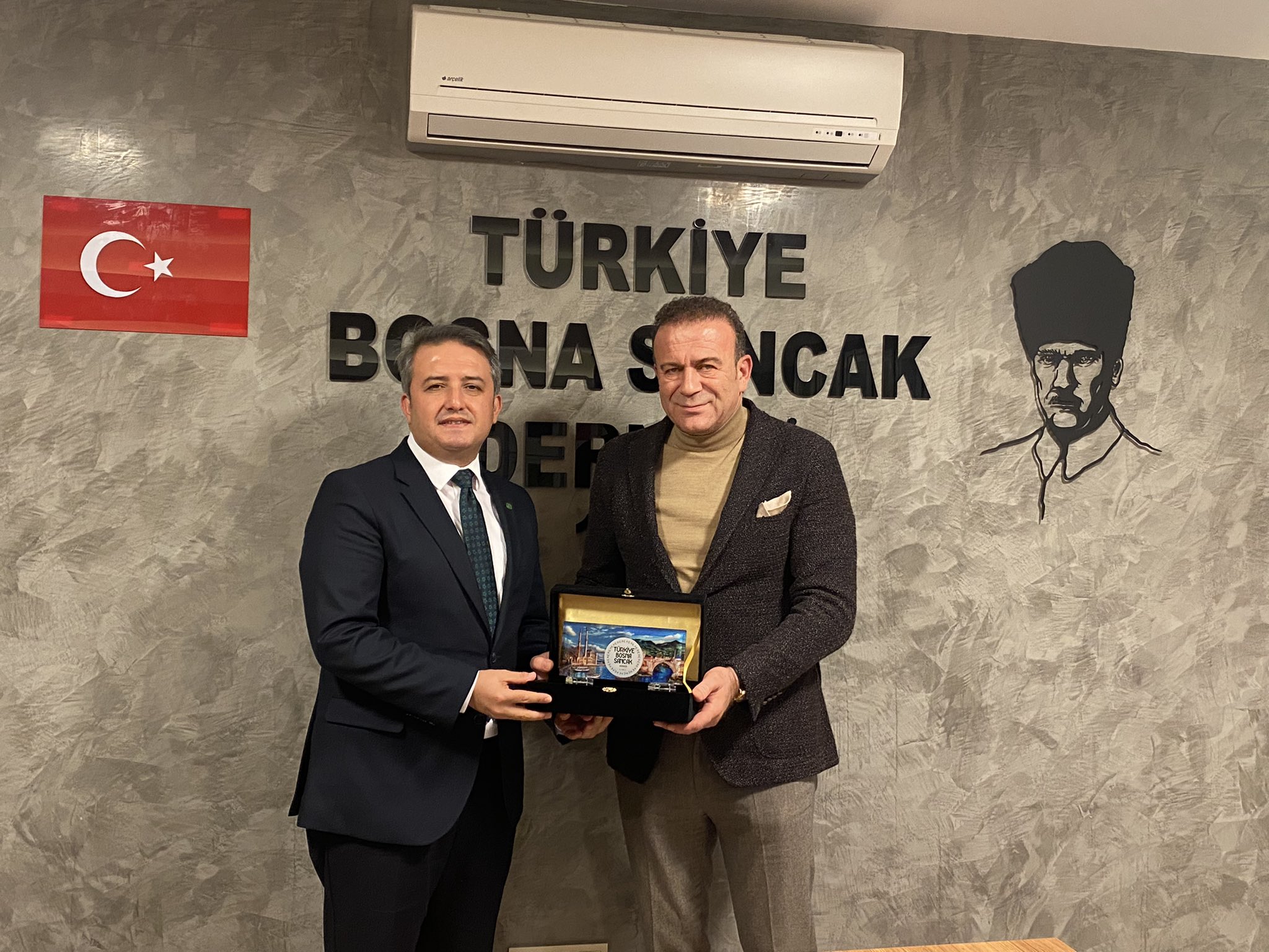 İl Başkanımız İsa Mesih Şahin, Bayrampaşa'da Türkiye Bosna Sancak Derneği'ni ziyaret etti.