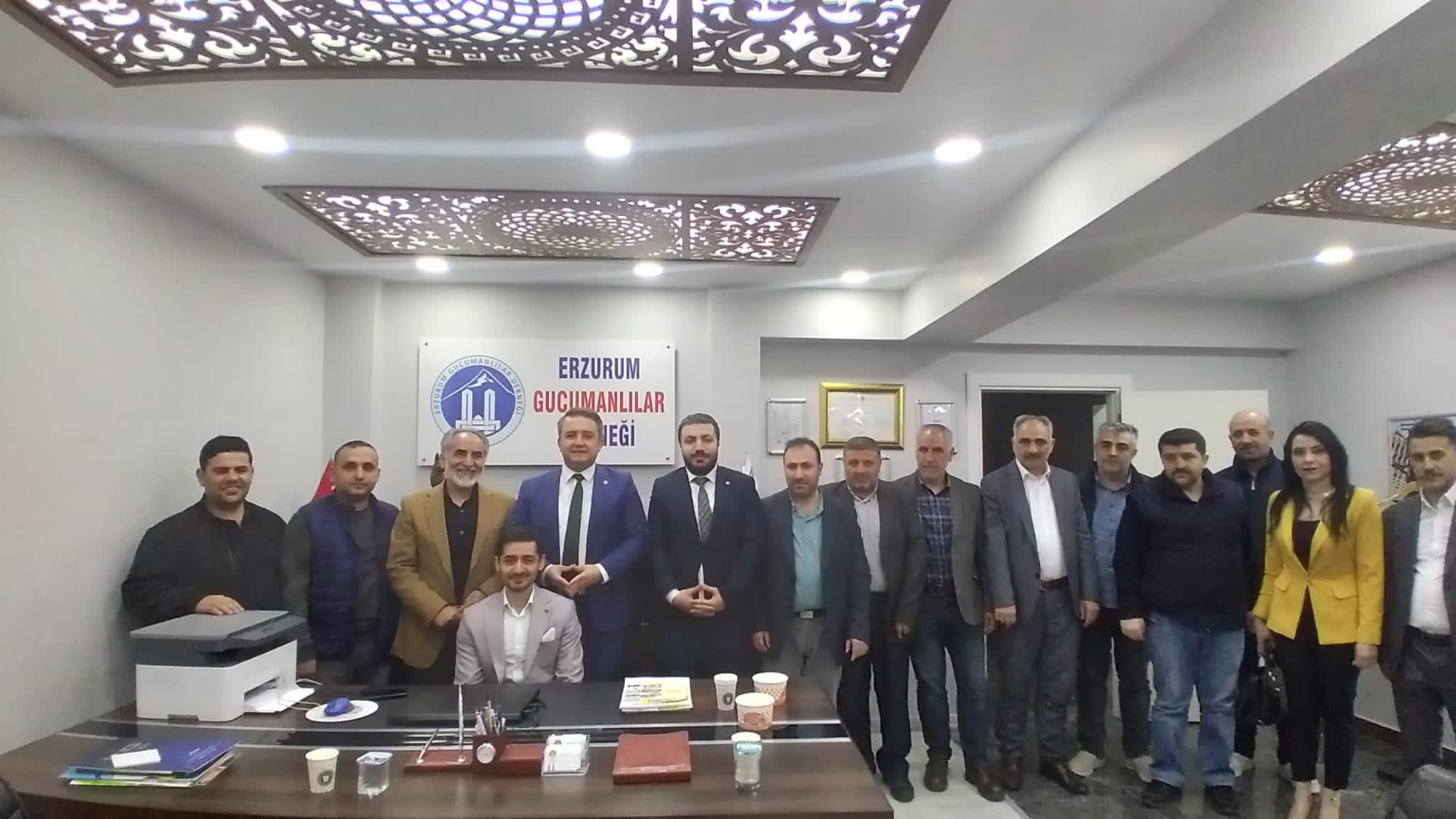 İl Başkanımız İsa Mesih Şahin, il ve ilçe teşkilat mensuplarımız ile birlikte Erzurum Gucumanlılar Dernek Başkanı Sn. Tuncay Ardahan'ı ziyaret etti
