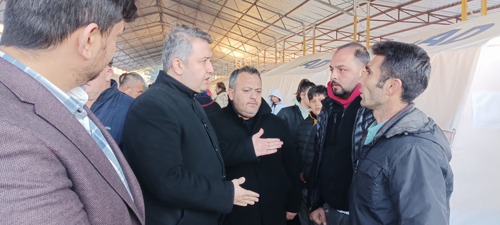 İl Başkanımız İsa Mesih Şahin, Osmaniye'de depremzedeleri ziyaret etti.