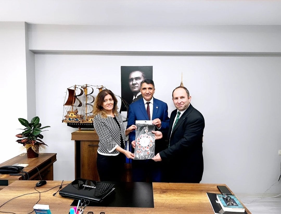 İl Başkanımız Serap Çakır ile Eyüp Gençer beyi yeni açtığı danışmanlık ofisinde ziyaret etti