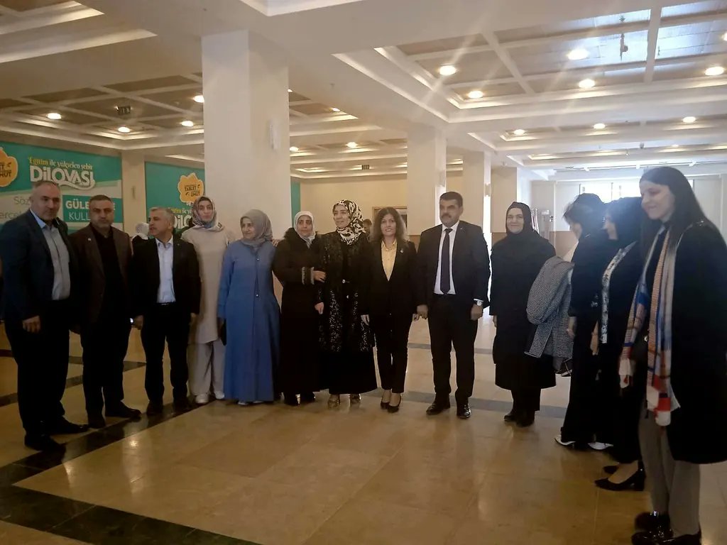 İl Başkanımız Serap Çakır ile Kadının Eli Kocaeli Kooperatifi'nin Dilovası Şubesi açılışına katıldık.