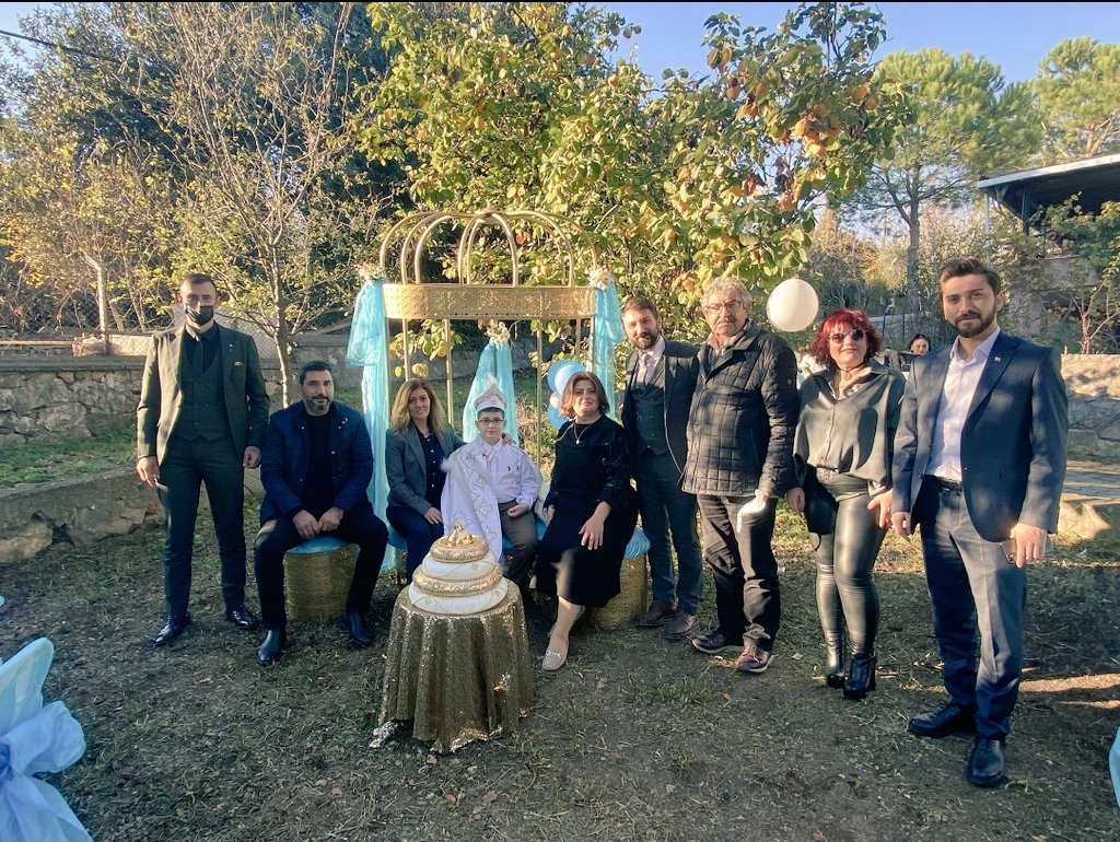 İl Kadın Kolları Başkanımız Yeşim Yener Akdeniz'in oğlu Burak'ın sünnet düğününe katıldık