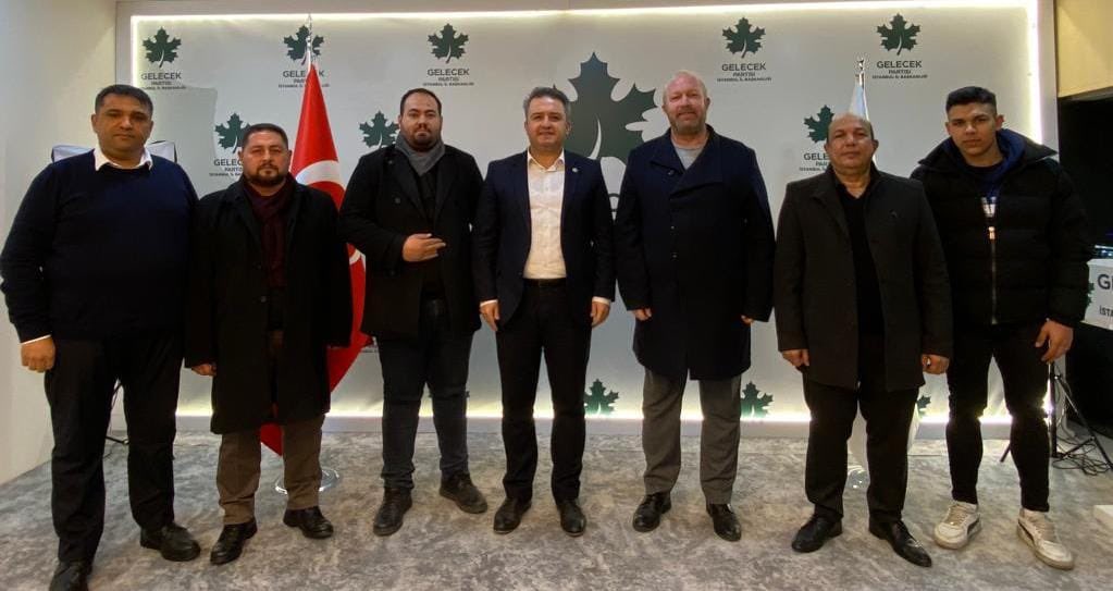 İstanbul Romanlar Konfederasyonu Genel Başkanı Sn. Erkan Oltaç ve yönetim kurulu üyeleri, İl Başkanımız İsa Mesih Şahin'i ziyaret etti.