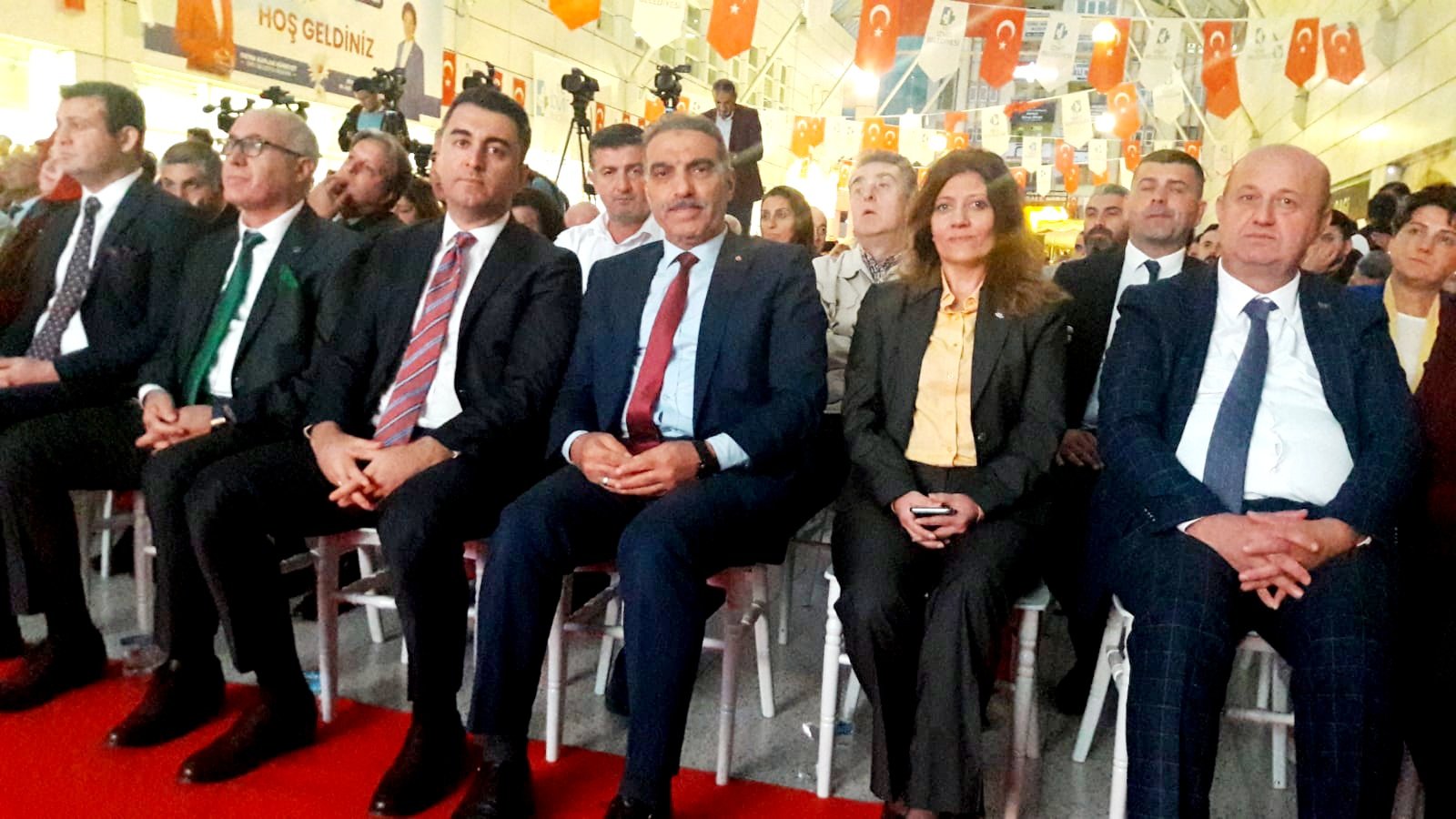 İzmit Belediye Başkanı Hürriyet'in,göreve geldiği 41 ay da gerçekleştirdikleri hizmetlerin lansman programına katıldık