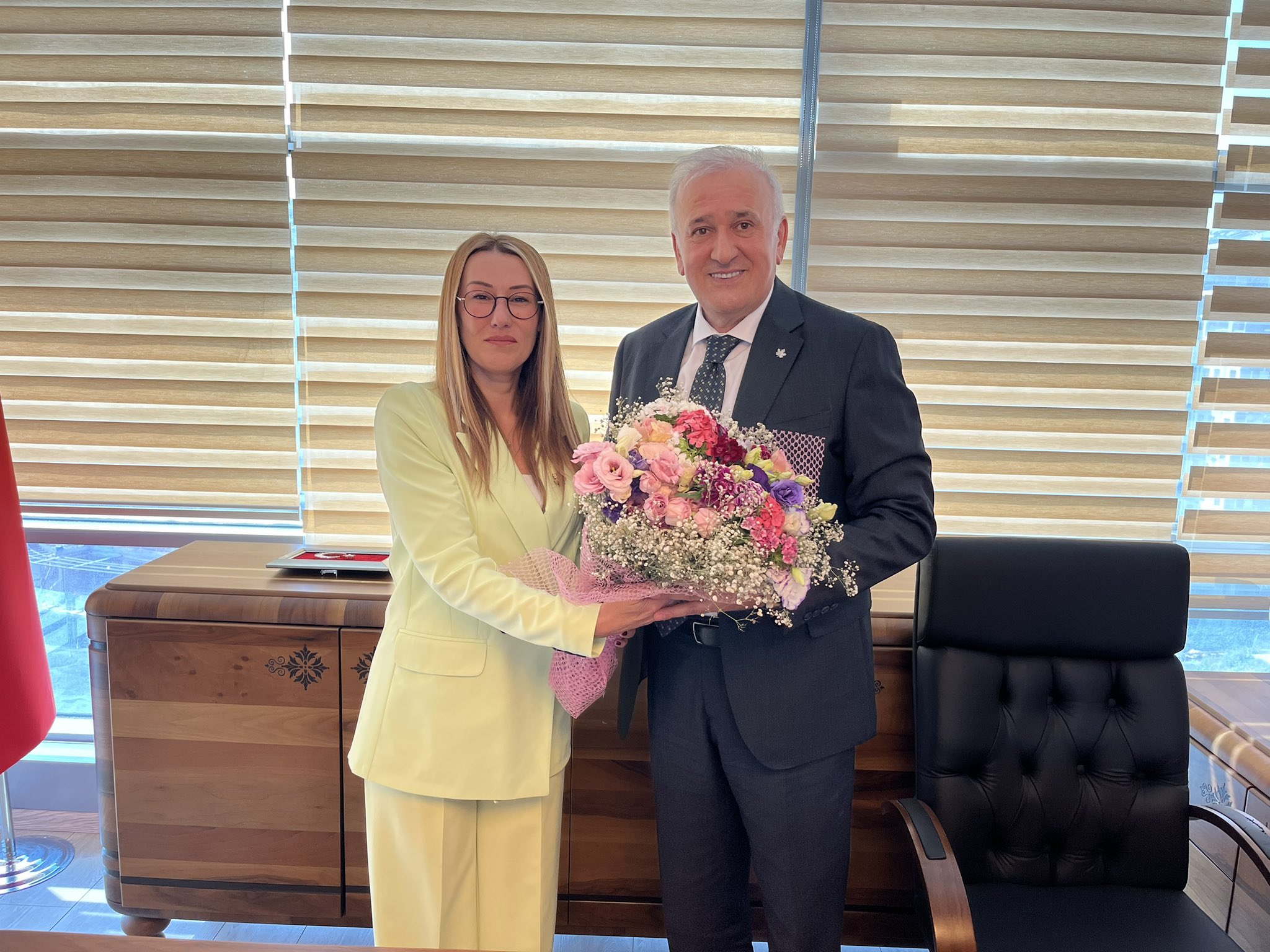 Kültür ve Turizm Politikaları Başkanımız Sn. Yeşim Karadağ, İl Başkanımız Sn. Mehmet Kuğu'ya hayırlı olsun ziyaretinde bulundu.