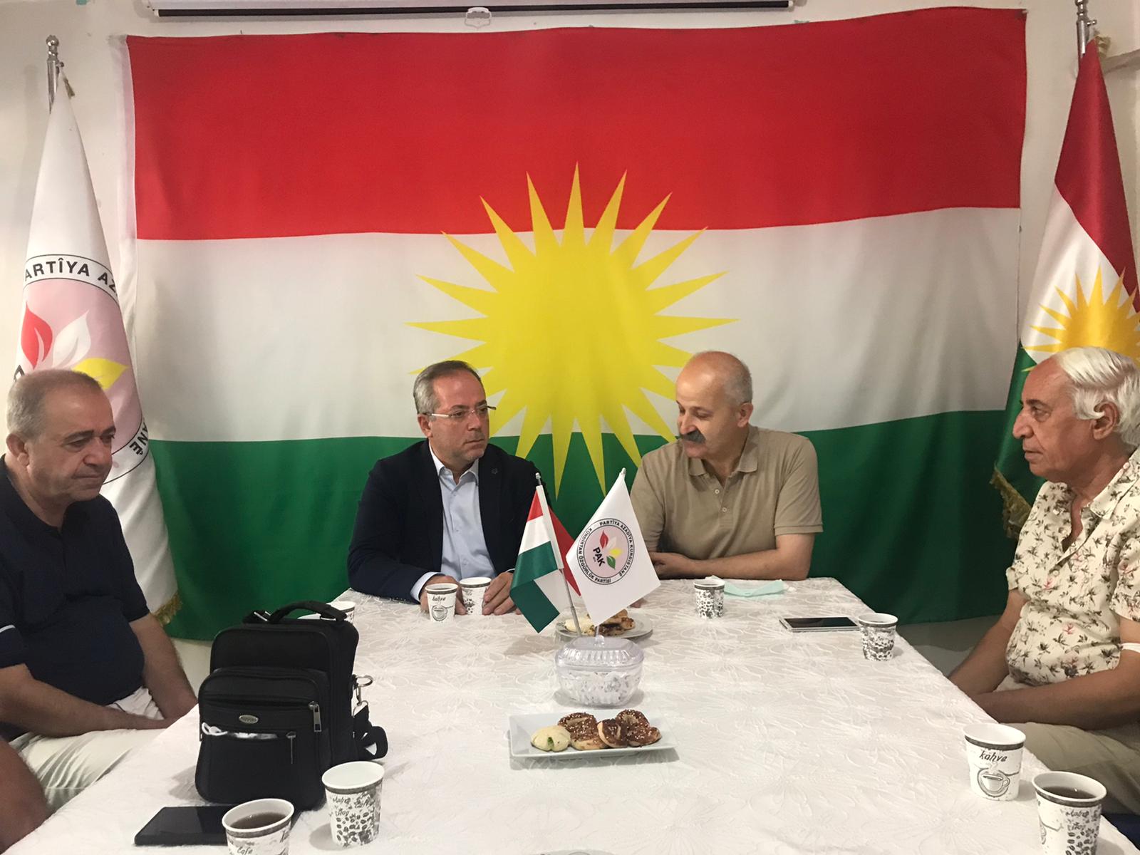 Kürdistan Özgürlük Partisi Genel başkan Yardımcısı sayın Vahit ABA ve çalışma arkadaşalarını ziyaret ettik. Türkiye’de çözülmeyecek hiçbir sorun yoktur, 