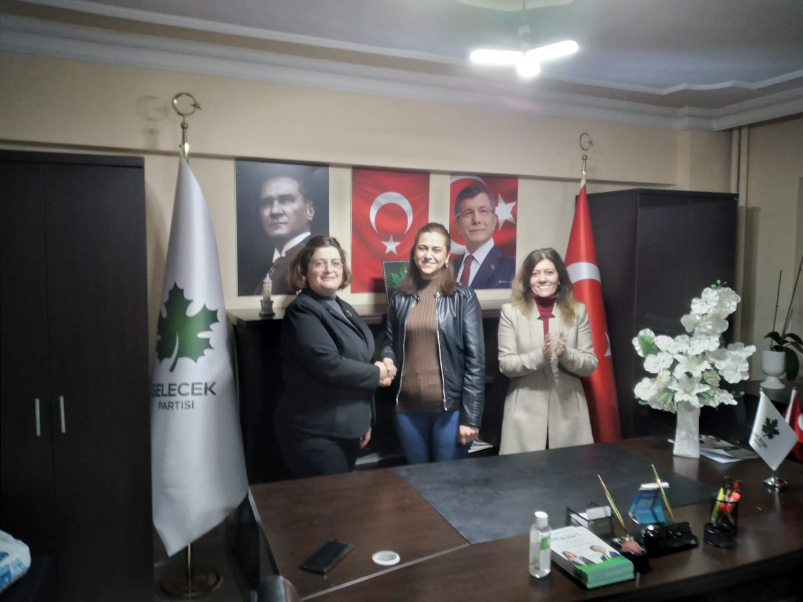 Önceki İl Kadın Kolları Başkanımız eşim Yener Akdeniz, görevini devretti