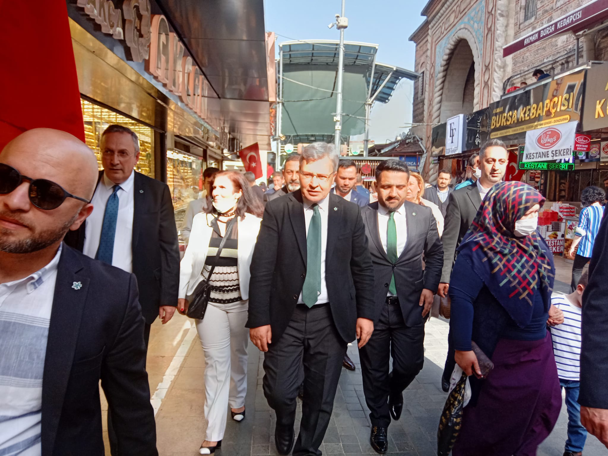 Sayın Genel Başkan Yardımcımız Feramuz Üstün Bey Kapalı Çarşıda esnaf ziyareti yaptı
