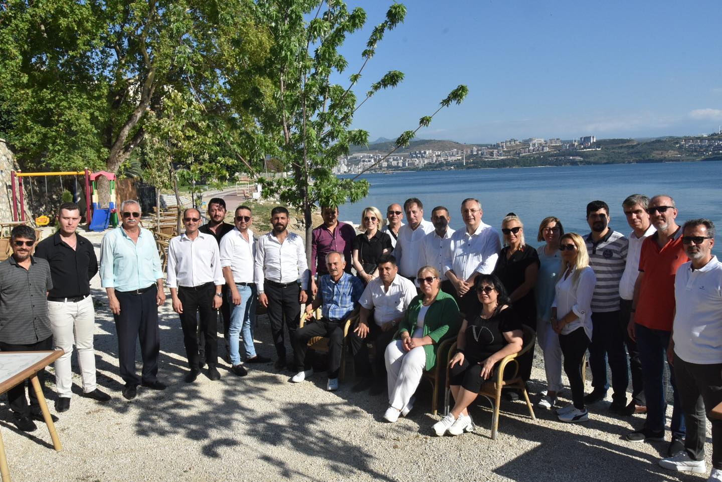 Sayın İl başkanımız Alpaslan Yıldızın Önderliğinde GELECEK Partisi BURSA İl teşkilatları olarak GEMLİK te esnaf ve vatandaşlarımızla buluştuk. 