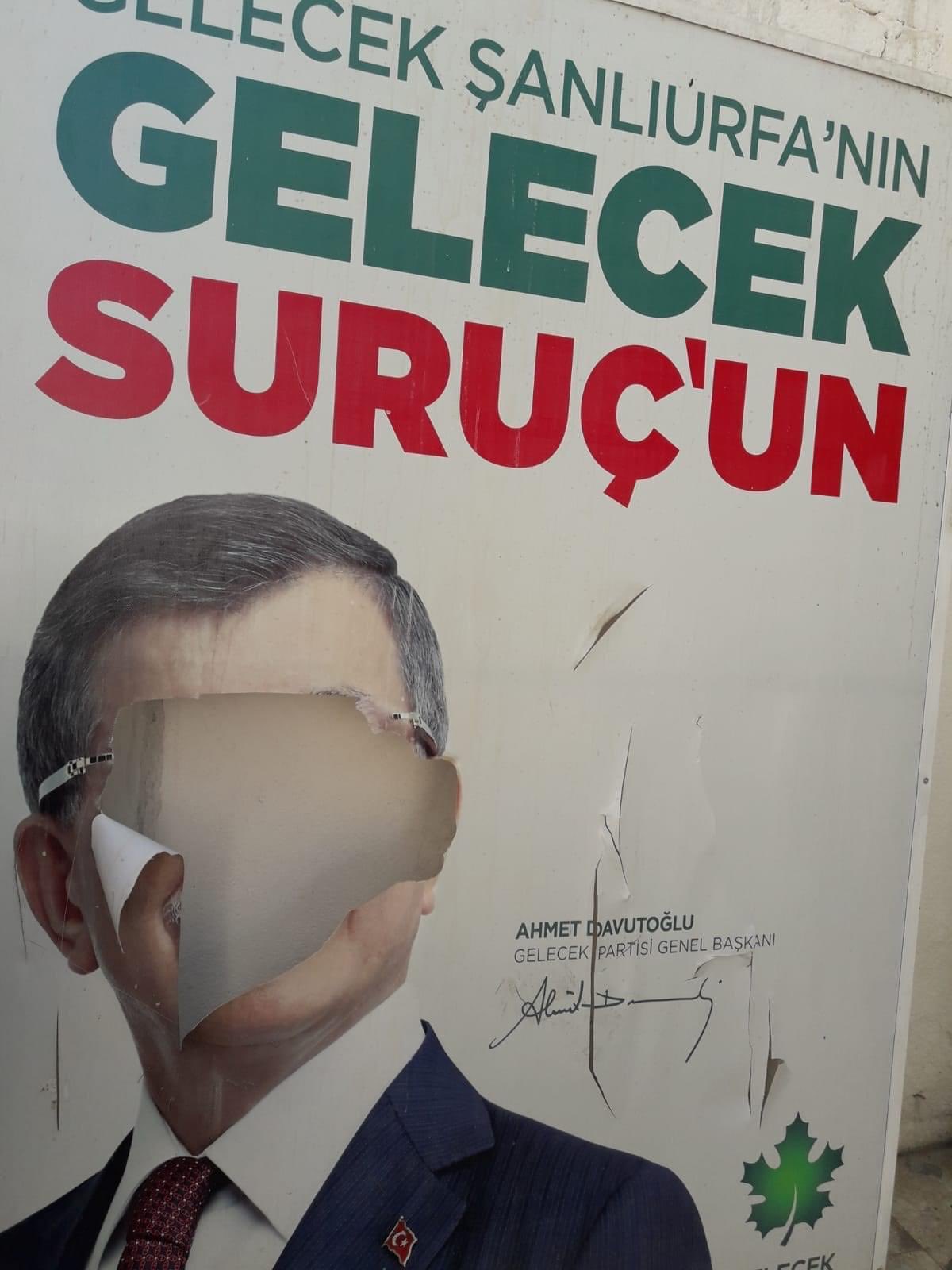 Suruç ilçe Başkanlığımız kapısında bulunan afişimiz üzerinde yapılan tahribatı şiddetle ve nefretle kınıyoruz.  Yapanların da bir an önce bulunması ve yakalanması konusunda yetkilileri görevlerini yapmaya davet ediyoruz.